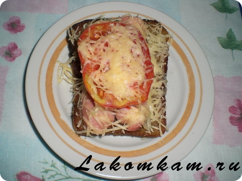 Бутерброды Тартинки с сыром, сосисками и помидорами