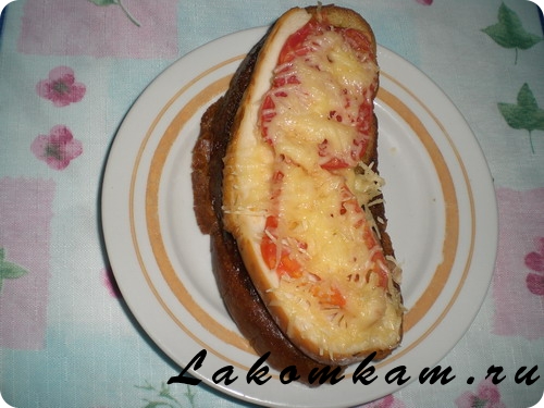 Бутерброды Тартинки с мясом курицы, помидором и сыром