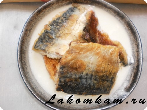 Блюдо из рыбы Рыба запечённая с грибами в сметанном соусе по-московски