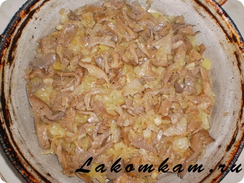 Блюдо из овощей Картофель запечённый с луком и грибами