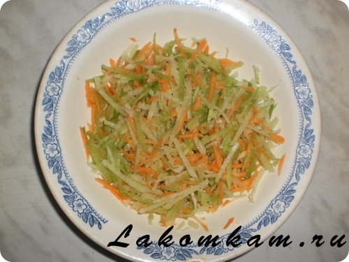 Салат Из зелёной редьки с морковью