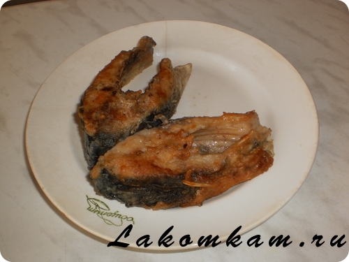 Блюдо из рыбы Карась под  клюквенным соусом