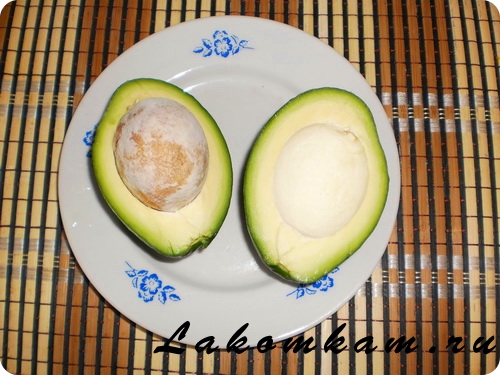 Закуска Роллы с огурцом и авокадо