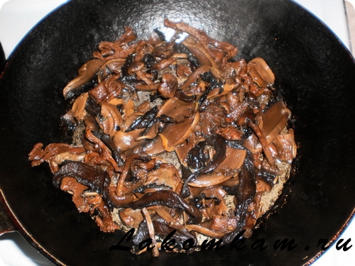 Блюдо из рыбы Карась фаршированный грибами