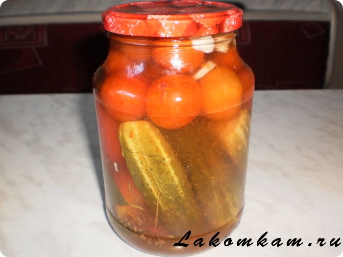 Огурцы и помидоры в томатном соке на зиму