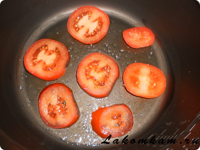 Омлет с помидорами