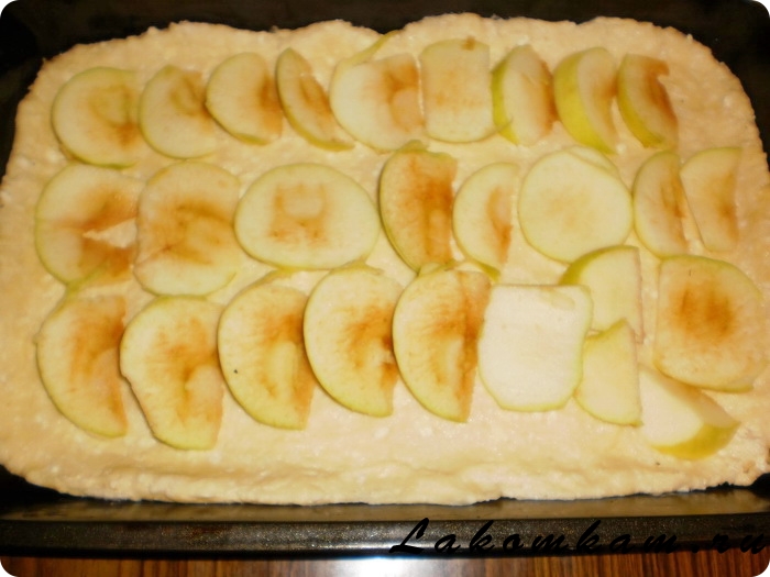 Яблочный пирог на творожном тесте