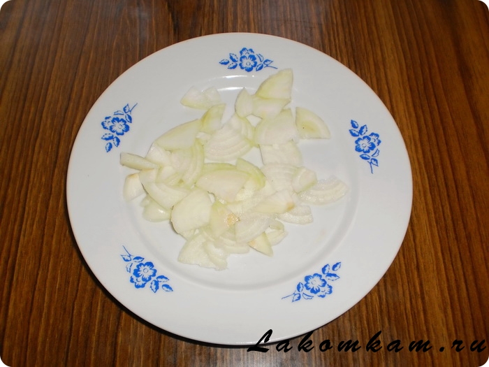 Салат из подосиновиков маринованных с зеленым горошком
