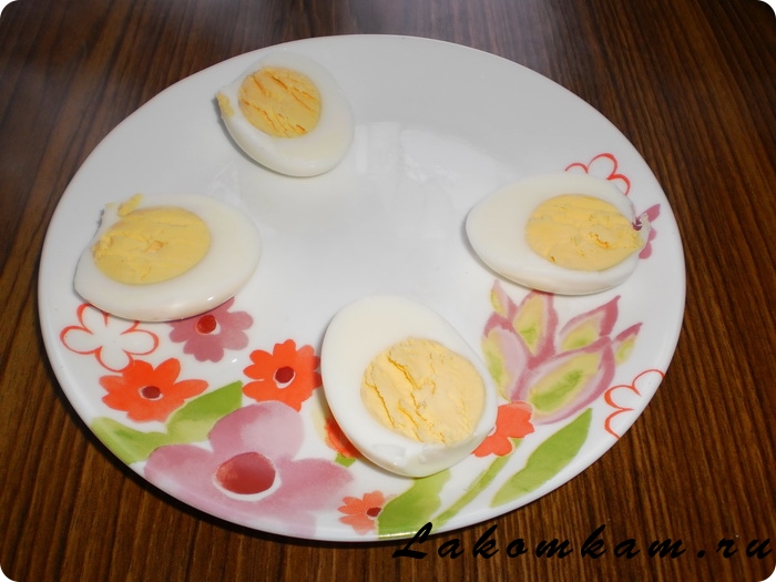 Яйца, фаршированные паштетом