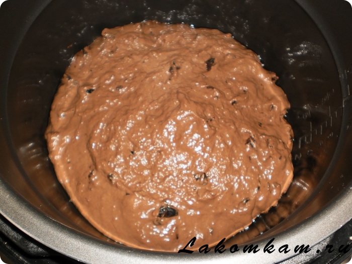 Постный шоколадный пирог с черносливом
