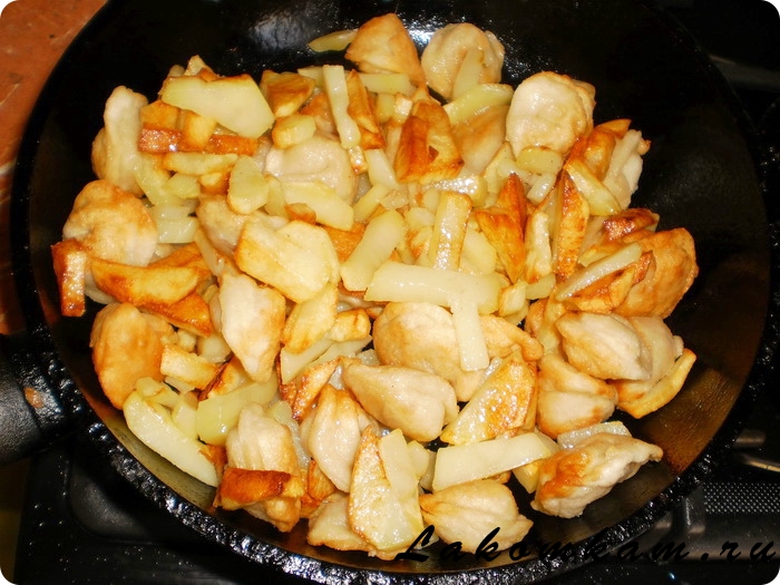Жаркое из картофеля с пельменями
