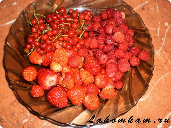Ватрушки со свежими ягодами