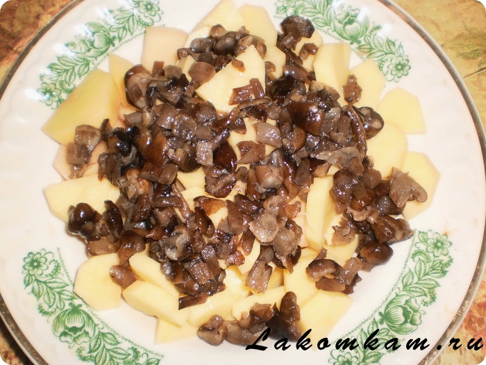 Картофель запеченный с грибами в рукаве