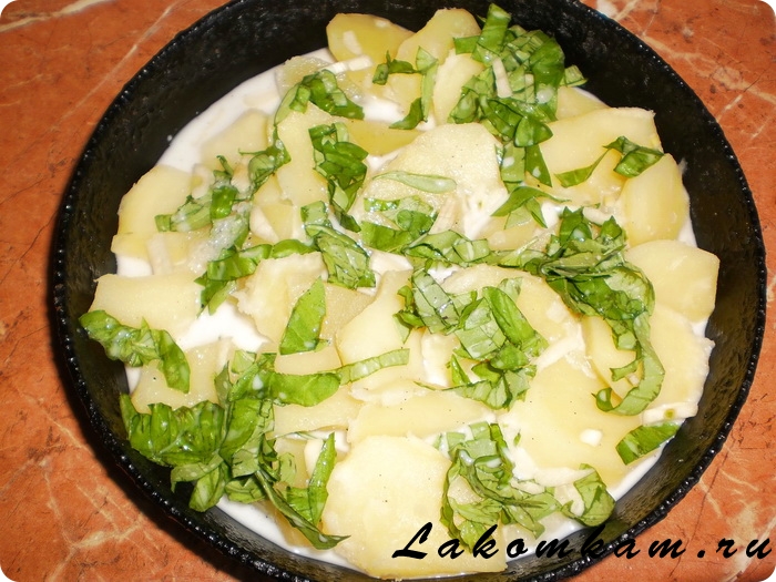 Картофель запечённый с базиликом