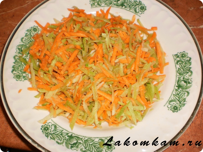 Салат из маргеланской редьки с морковью