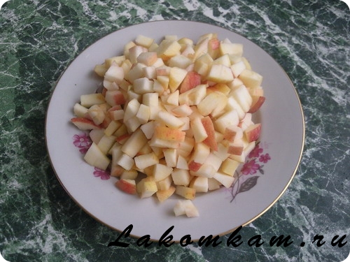 Десерт Яблоки в персиках