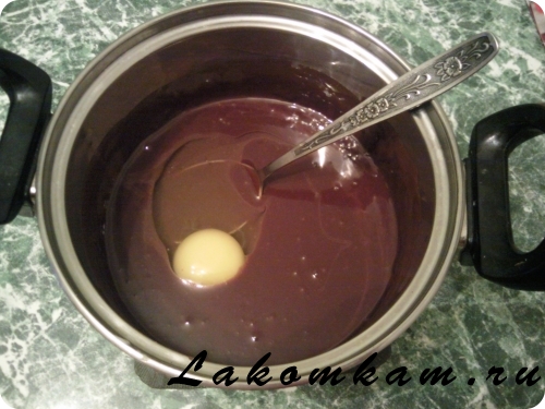 Выпечка Шоколадный кекс с цукатами и миндалем