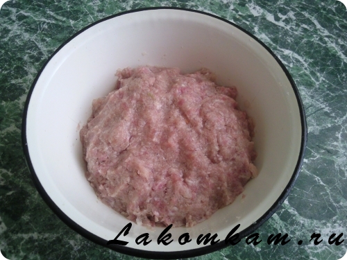 Блюдо из мяса Пельмени со свининой и капустой