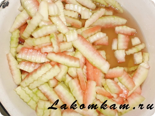 Десерт Цукаты из арбузных корок