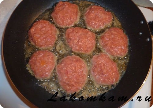 Блюдо из мяса Мини котлетки с соусом
