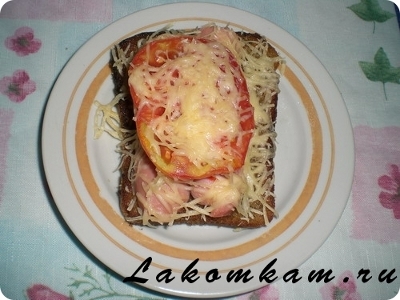 Бутерброды "Тартинки с сыром, сосисками и помидорами"