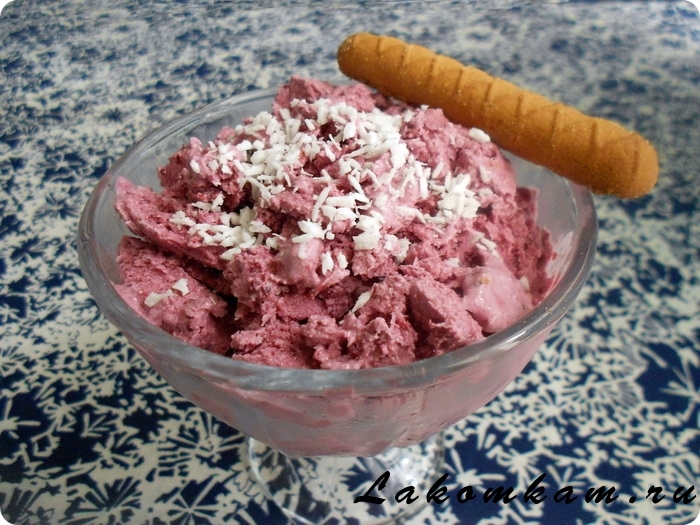 Быстрое мороженое из творога, кефира и ягод