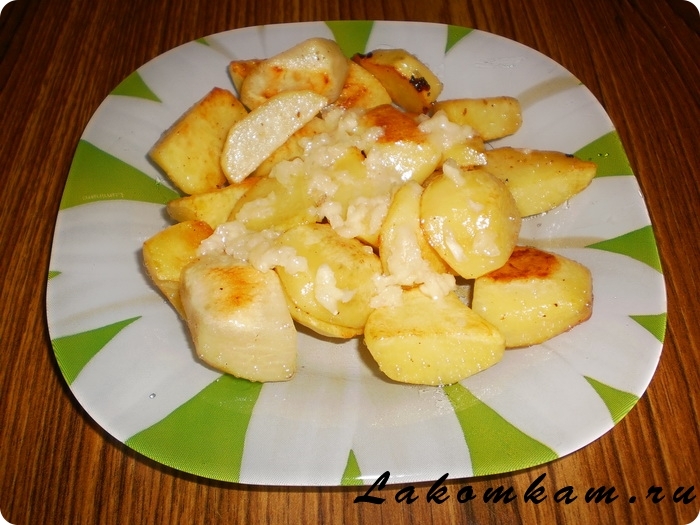 Картофель под чесночным соусом