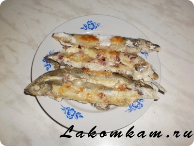 Блюдо из рыбы "Мойва под майонезным соусом"