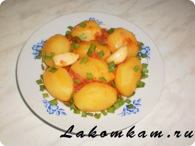 Блюдо из овощей картошка под соусом "Кармен"