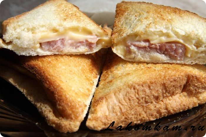 Сэндвичи с ветчиной и сыром в мультипекаре Редмонд
