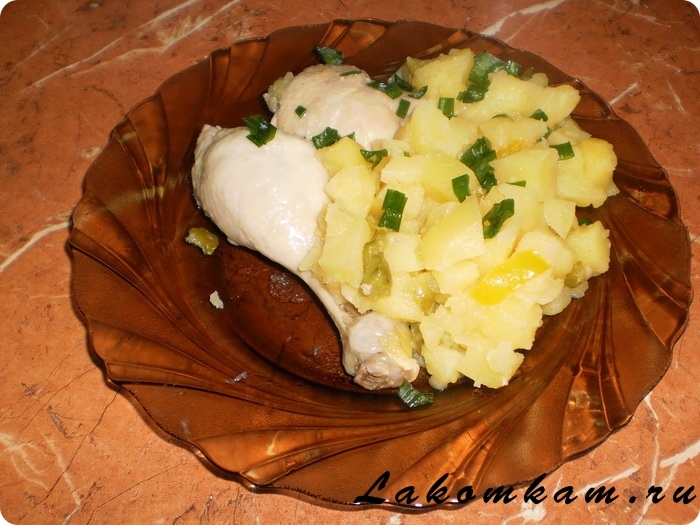 Курица с картошкой и овощами в мультиварке